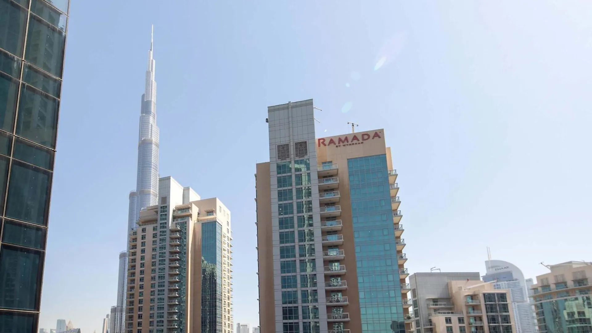 Frank Porter - Act 1 Act 2 Dubai Emirati Arabi Uniti